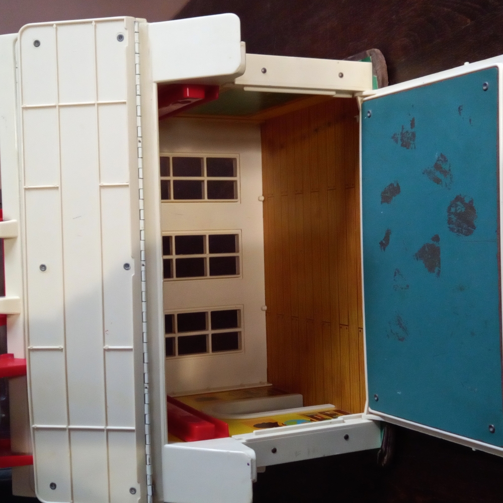 Reserved Vintage 1971 Fisher Price School house - Picture 8 of 15